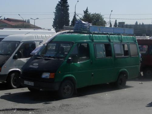 カズベギ行きミニバス