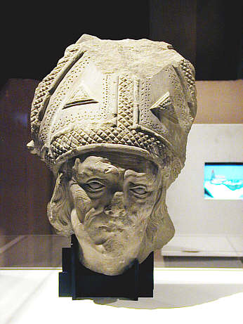 アルブレヒト作「司教の頭部」