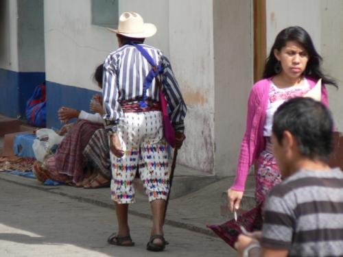 典型的な男性の衣装