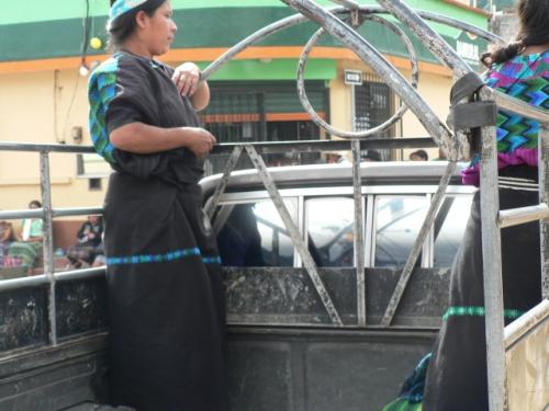 ピックアップトラック