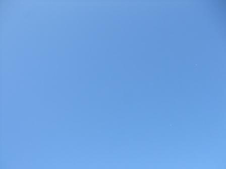 雲がな〜〜〜い