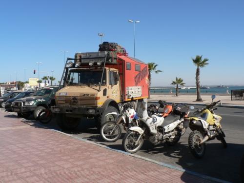 アフリカ仕様の自家用トラック