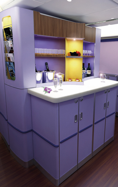 ビジネスクラスバーカウンター