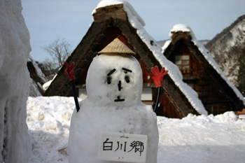 白川郷 雪ダルマ