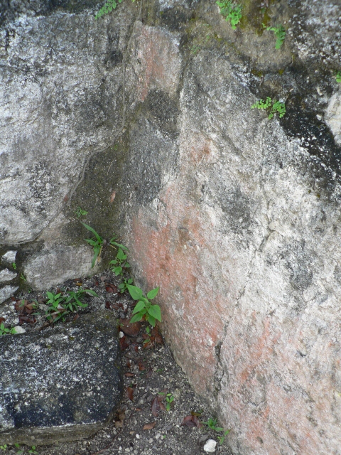 2000年前の赤が残る?