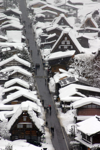 メインストリート 合掌集落内