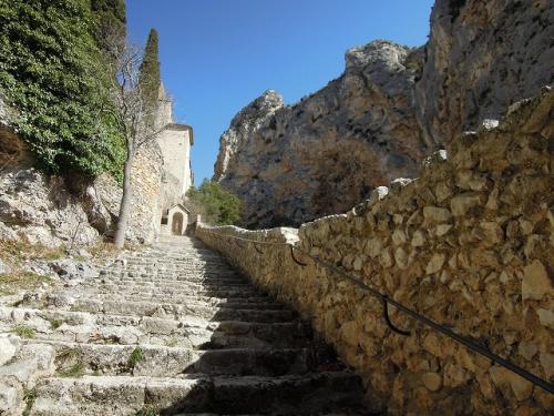 N.D.du.Beauboirへの階段１