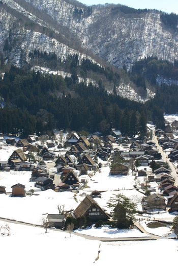 世界遺産白川郷合掌集落を展望台から見よう
