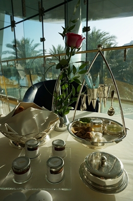 バージアルアラブ:テーブルローズ