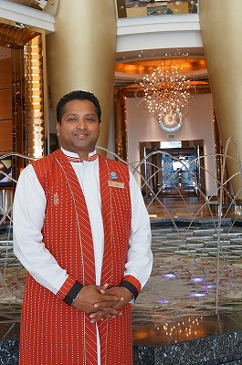 バージアルアラブ:スタッフ1名