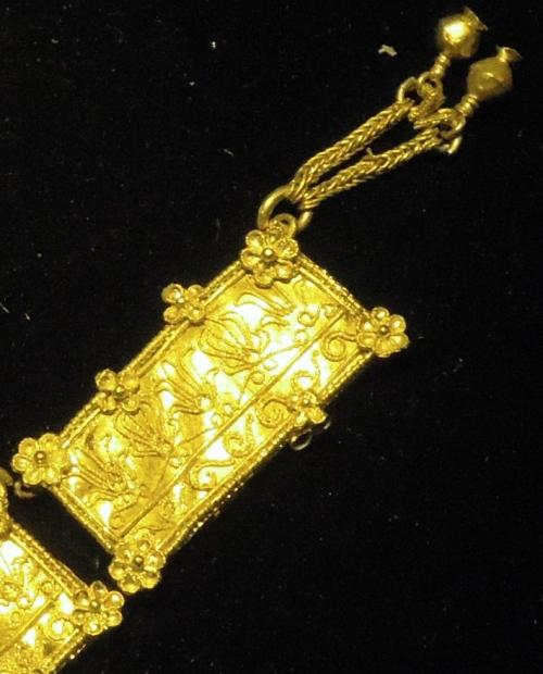 装身具細工拡大