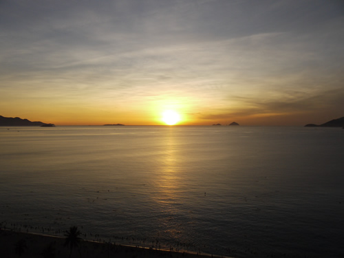 ニャチャン朝日