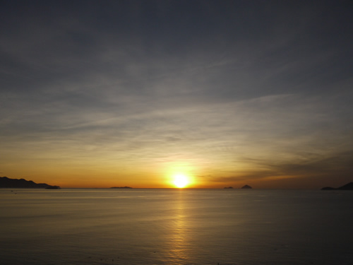 ニャチャン朝日