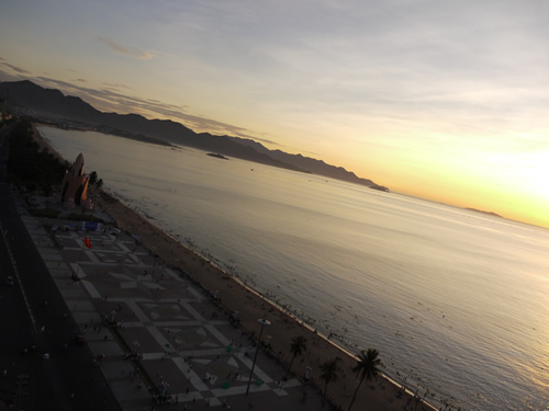 ニャチャン朝日