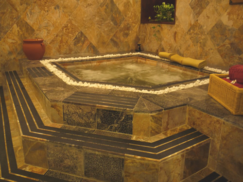 ヴィクトリア ホイアン スパ バスタブ