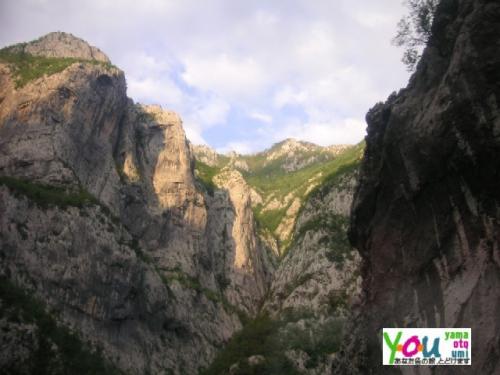 モンテネグロ ベオグラード-ポドゴリツァ