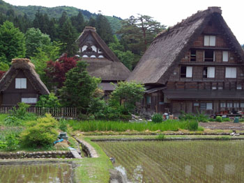 梅雨の合間を縫って 白川郷へ?