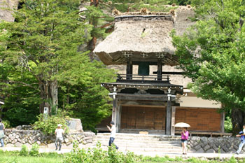 梅雨の合間を縫って 白川郷へ?