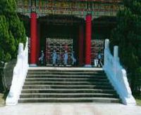 屋根瓦補修工事実施中３