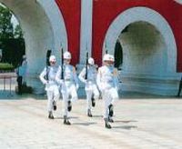 屋根瓦補修工事実施中４