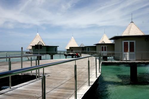 水上バンガロー付近