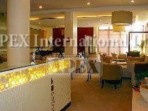 「ル・サロン」