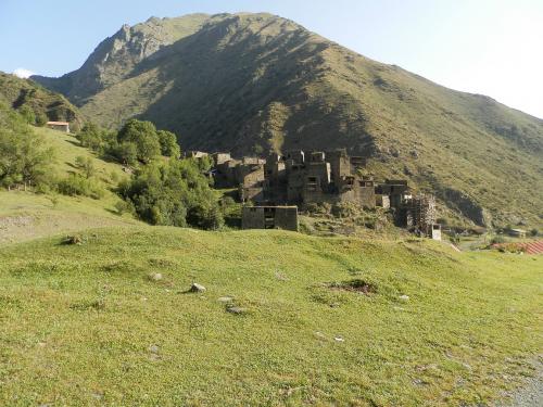 朝のシャティリ全景