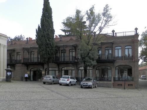 Hotel Pirosmani