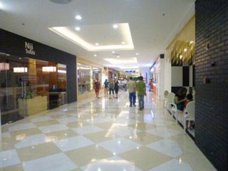 ビンコムメガモール４