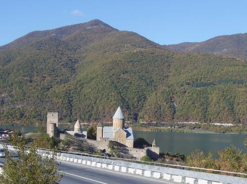 アナヌリ複合要塞教会