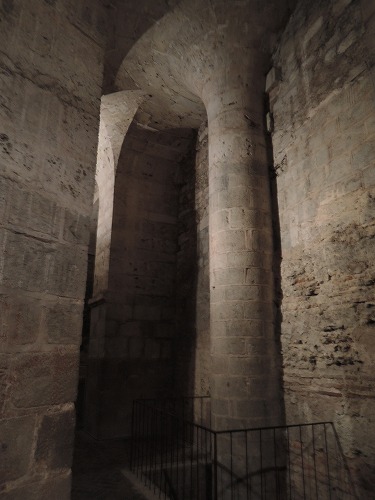 祭壇大理石像を支えている柱