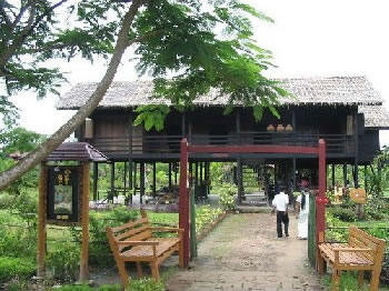 ミャンマー民族村1