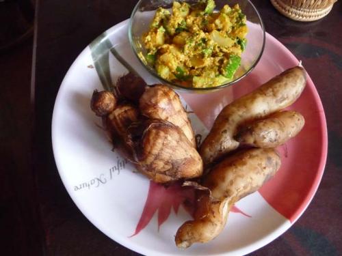 サツマイモと里芋を食べる日