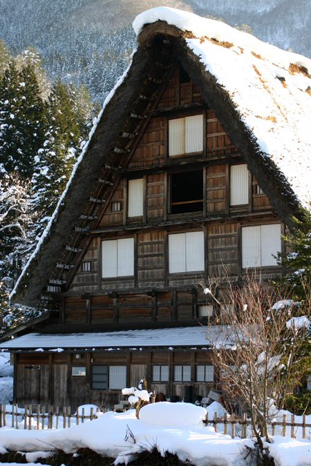年末年始を冬真っ盛りの世界遺産 白川郷い