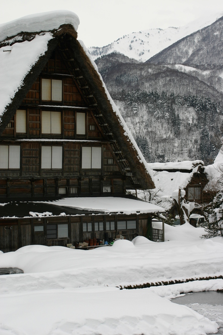 白川郷合掌集落〜今日はわずかな 1