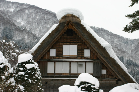 白川郷合掌集落〜今日はわずかな 10