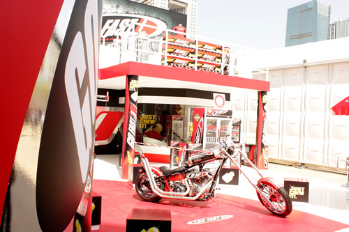 エナジードリンクの屋外ブース