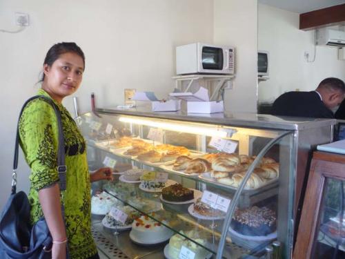 Shangri-La H ケーキ屋2