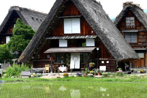 梅雨の季節こそ世界遺産 白川郷へ… 1