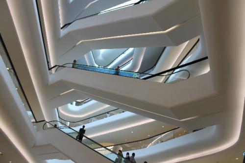 エンバシーエレ