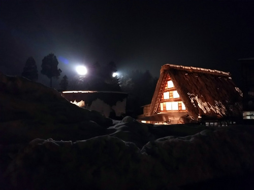 冬の白川郷合掌造り集落ライトアップ ６