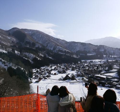 温泉でリフレッシュ♪絶景 白川郷 ?