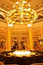 豪華絢爛なロビー