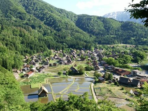 もうすぐ梅雨の季節 白川郷1