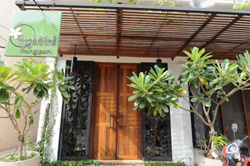 フランジパニ・スパ1