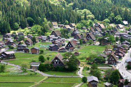 もうすぐ夏休み。この夏は、「白川郷」で1