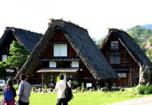 もうすぐ夏休み。この夏は、「白川郷」で3