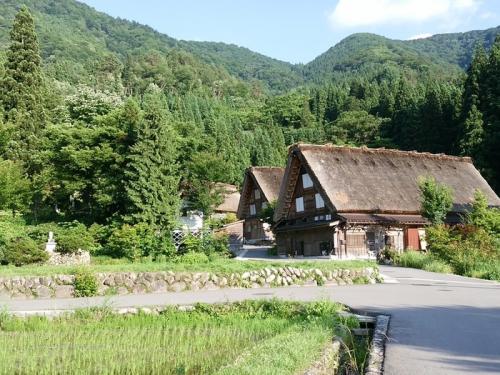 もうすぐ夏休み。この夏は、「白川郷」で6