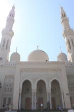 ジュメイラ モスク正面