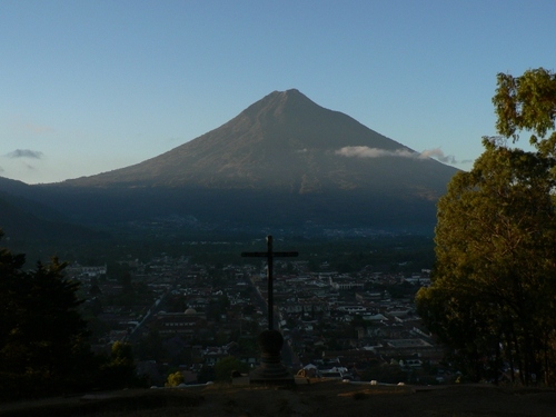 十字架の丘からAntiguaの街